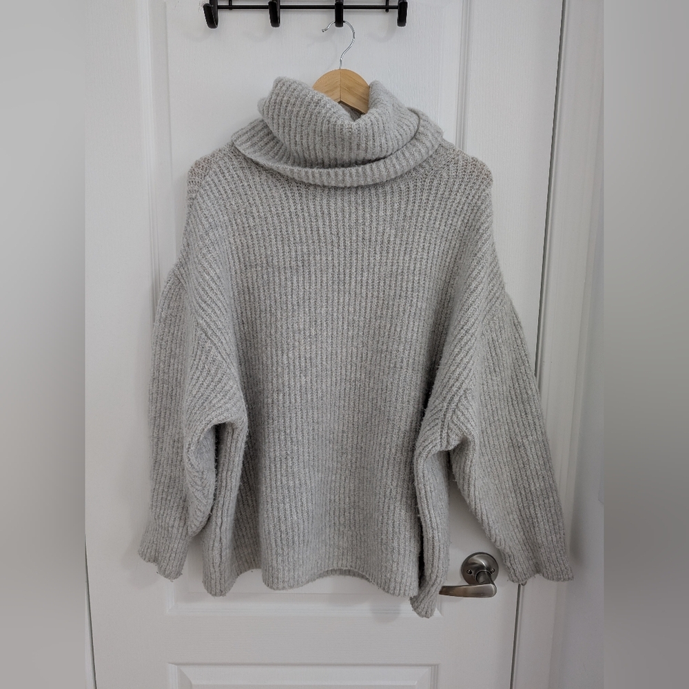 Zara Women's Grey Oversized Turtleneck - Small